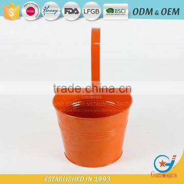 Garden Galvanized and Iron Powder Coating Orange Patio Planters Metal Hanging Pots for Plants