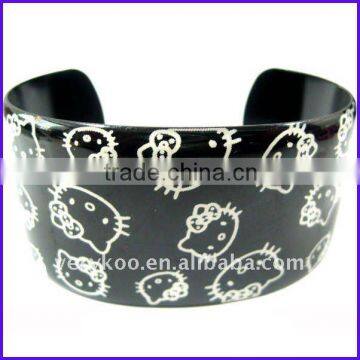 Fashion Metal Enamel Wide Cuff Bangles (FCH-10854)