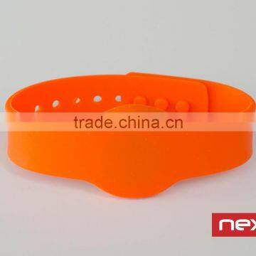 Customized Soft Pvc 125khz TK4100 Rfid Wristband photo-5