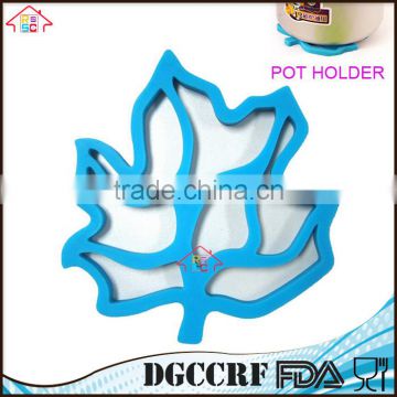 Promotional free gift Maple Leaf Design Silicone Placemat Pot Holder