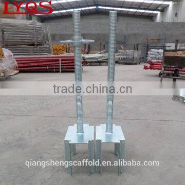 Adjustable forkhead jack scaffolding forkhead support