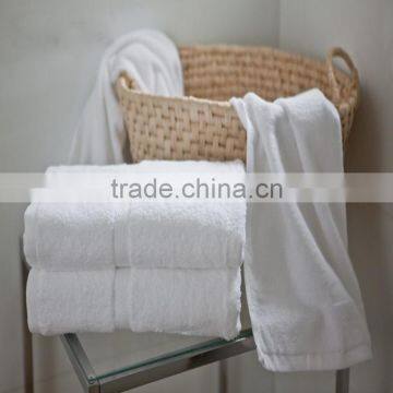 100% Combed Cotton White Color Dobby Border Bath Towels