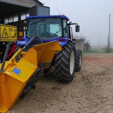 4 WD Agricultural Farm Tractor 140hp Hydrostatic Engine Cabin And Air Condition