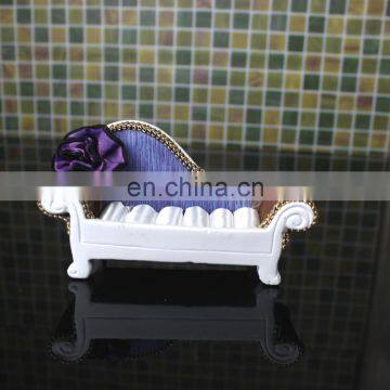 2017 Hot sale purple sofa ring display stand for jewelry decoration