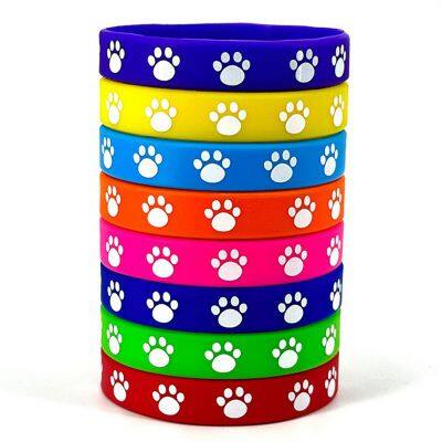 Factory Wholesale Hot Sale Cute Dog Pa w Print Flat Caring Animal Theme Custom Silicone Bracelet