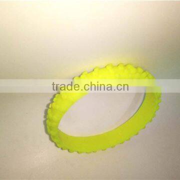 Popular Yellow Rubber Bracelet Silicone Hand Chain for Girls Made in China