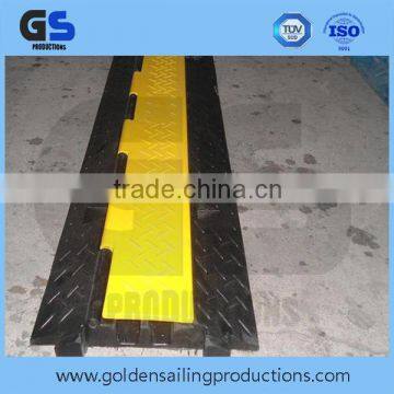 Hot selling yellow and black rubber cable ramp coner