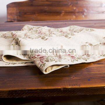 PLUS natural linen table runner