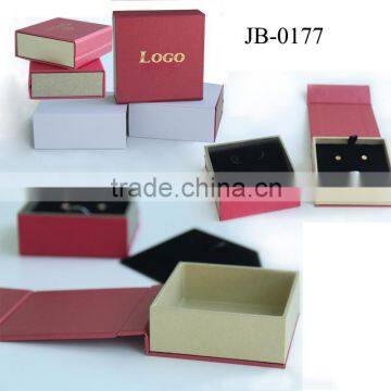 High quality small paper jewelry packaging box with magnetic closure