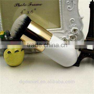 2016 newest fashion design white handle gold ferrule makeup brush