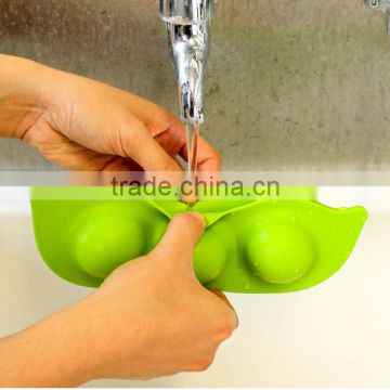 2016 moster popular cream tools green peas christmas silicone custom ice cube trays