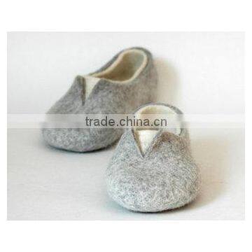 Best Selling Handmade Eco-friendly Two Layer Felt Slippers