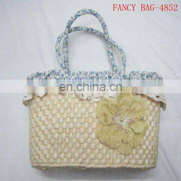 Corn husk straw bag