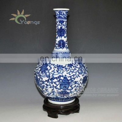 Decorative Chinese Antique blue and white ceramic porcelain vases