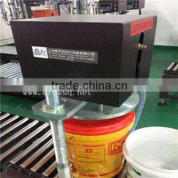 Plastic Lids Pressing Machine photo-6