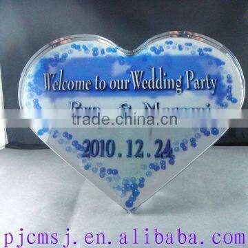 2015 classical wholesale Heart Shape Crystal With Customized Logo For Wedding Centerpieces