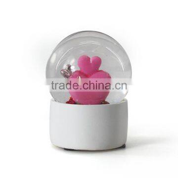 2015 Cheap Funny Plastic Snow Globe