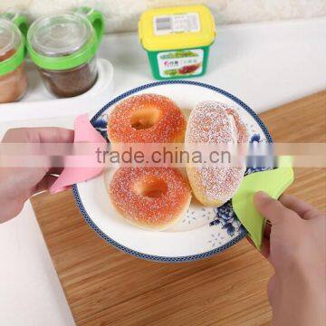 2017 New Product Bird Shaped Silicone Oven Rack Guard Grill Gloves photo-3