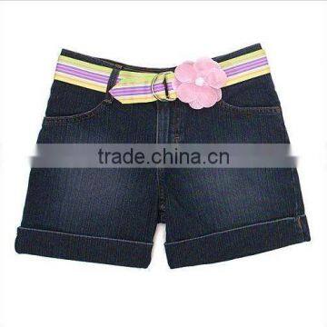 Fashionable Women's Jeans Short With Belt