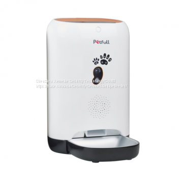 Automatic pet feeder for dogs