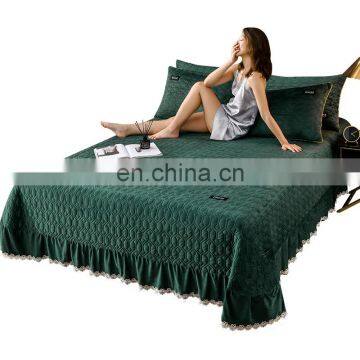 Wholesale Comforter Folded Soft Velvet Lightweight Coverlet For All Season Embroidery Quilt photo-5