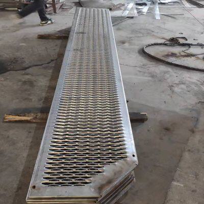 Anti-slip Perforated Mesh Pattern Plate, With Alligator Mouth Holes, Suitable for Pedestrian Walkways, Cutting and Bending Services Available photo-2