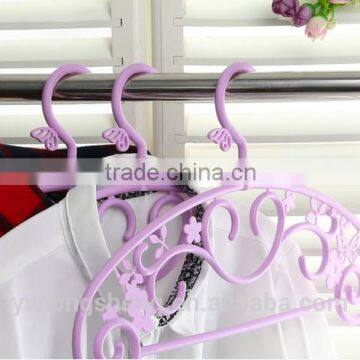 Plastic Coat Hanger Tree With Hollow Flower
