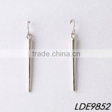 Simple silver stick adorable dangle earrings                        
                                                                                Supplier's Choice