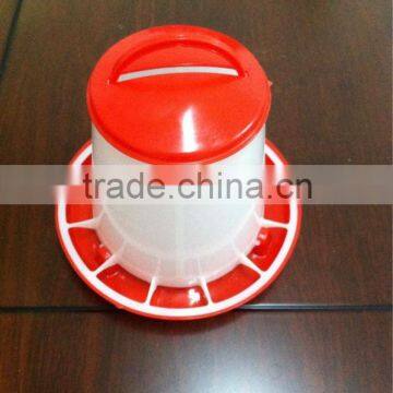 lid chicken feeder