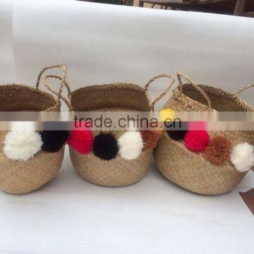 Best selling Eco-friendly gold seagrass belly basket with pompoms