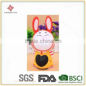 Wholesale plastic piggy bank