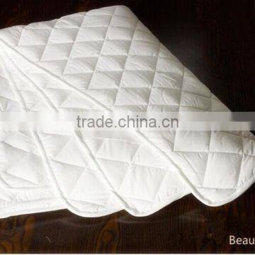 Diamond Quilted MATTRESS PROTECOR with Elastic Bands at four corners