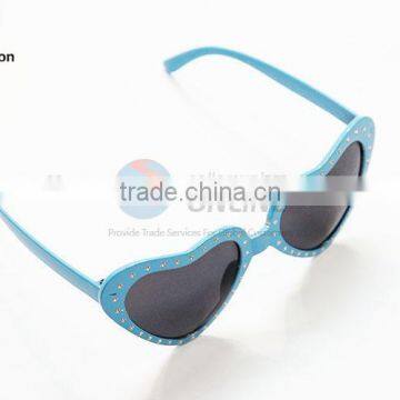 No.1 Yiwu Exporting Commission Agent Wanted Hot Selling Heart Shaped Party Event Sunglasses photo-2