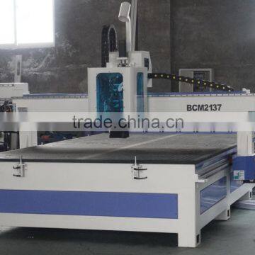 Cnc router with linear ATC machine