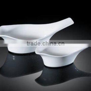 H7359 chaozhou manufactorer customized white porcelain gravy boat