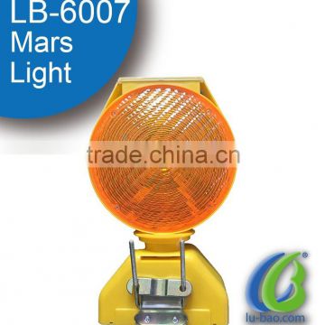 LB-6007 Facotry made Flashing Safety Road Polycarbonate Plastic Solar Barricade Warning Light