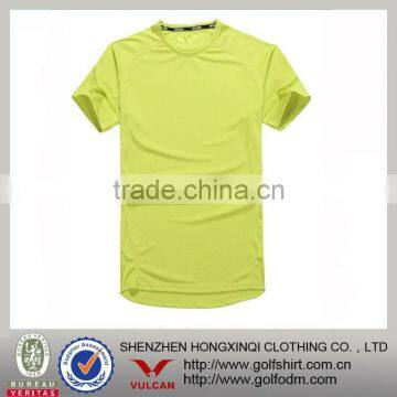 man s & 39 s t-shirt made of dry fit material