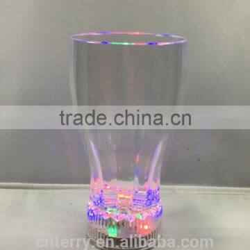 2016 hot selling LED Flashing Cup Christmas/Festival/Party/Event Decoration LED Cup Flashing Coke/Wine/Coffee Fancy Light Glass