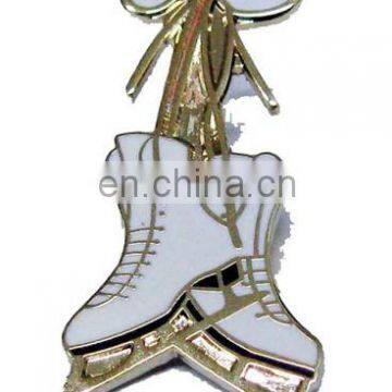 soft enamal skating lapel pin