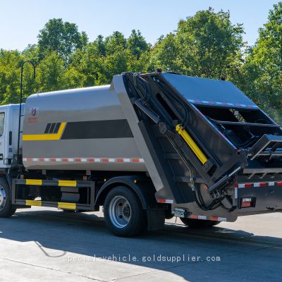 Dongfeng D7 new energy compressed garbage truck supply can be customized