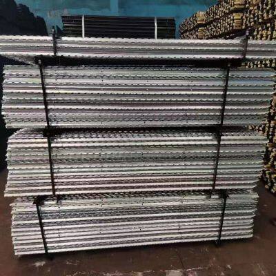 High Quality Studded T Post Y Post Green Color Painted Hot Dipped Galvanized Fence Post for Farm photo-6