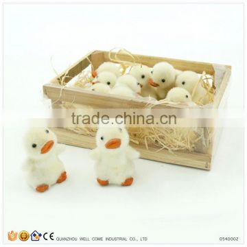 Unique Wood Case Pack Resin Flock Spray Duck Toys