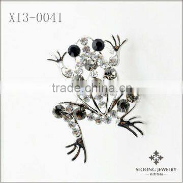 Elegant Design Cute Crystal Frog Animal Brooch