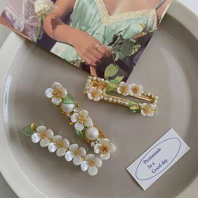 Flower and pearl hairpin