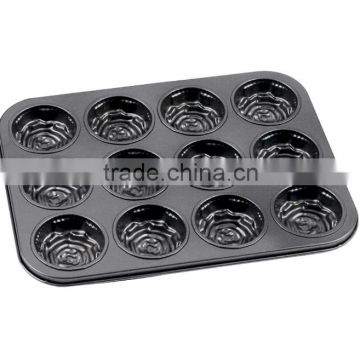 Non-stick cake pan with 12 cups