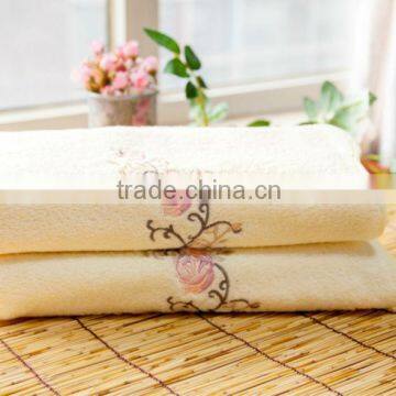 Non-twist Jacquard bath towel