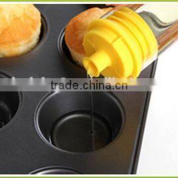 CY129 Pour Brush Store With Non-Clogging Silicone Dual Oil Brush ,Space Saver Cruet, Olive Oil Vinegar Salad Dressing Dispenser photo-2