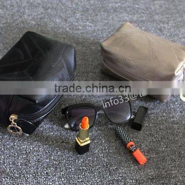 Fshion !!!Shenzhen Factory Custom Women's Cosmetic Bag Embroidery Pattern Bulk Cosmetic Bags photo-4