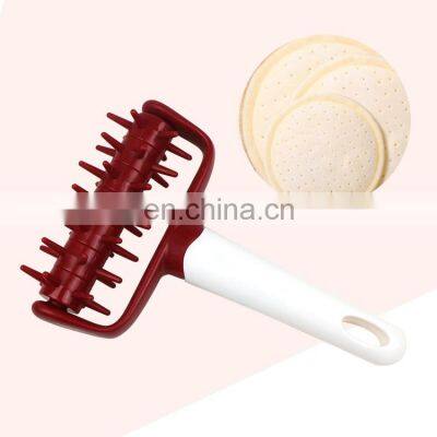 Private Label Plastic Multifunction Needle Pizza Dough Docker Pastry Lattice Roller Cutter photo-2
