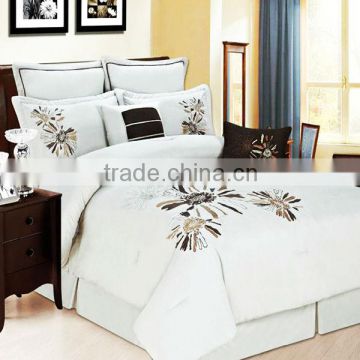 White Color with Embroidery Flower Cotton Comforter Sets 205TC King Size in 4 pcs